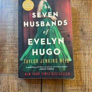 The Seven Husbands Of Evelyn Hugo TAYLOR JENKINS REID Paperback Book
